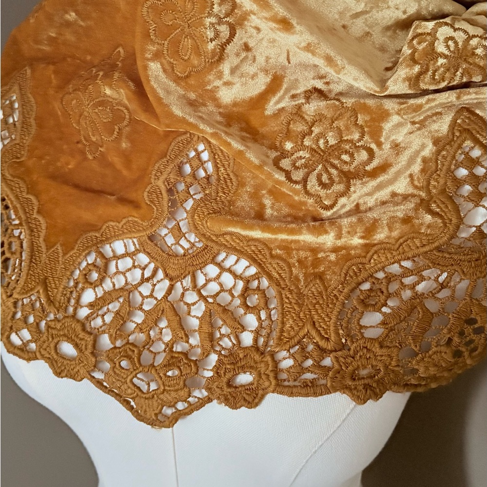Altar’d State Velvet Goldenrod Halter Top Size Medium NWT - Picture 15 of 15